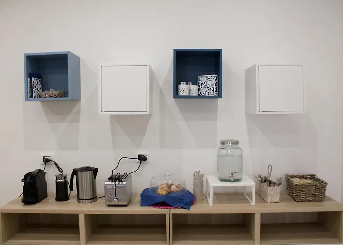 Fana Oda ve Kahvaltı 3*